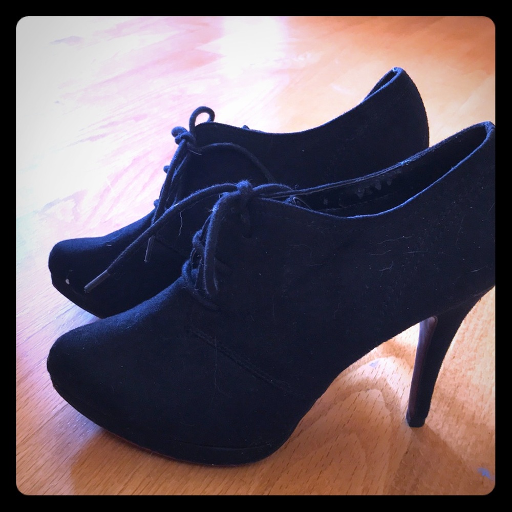 Black heeled booties